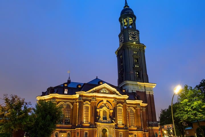 Hamburg bei Nacht: Private Tour durch die Altstadt & St. Pauli — Foto 5