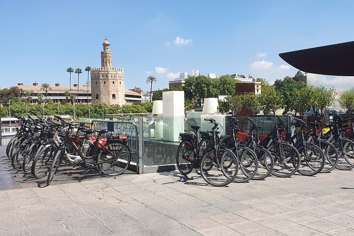 Tour in Bicicletta Guidato di Siviglia — foto 5