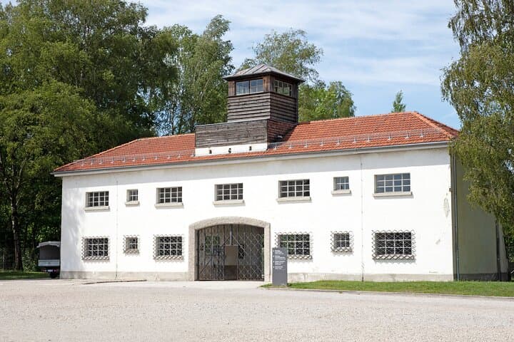 Visite privée de Munich au camp de concentration de Dachau en voiture — photo 2