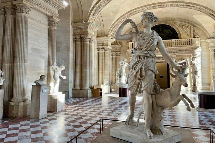 Première vue de la Mona Lisa : visite guidée du Louvre avec un maximum de 6 personnes — photo 5