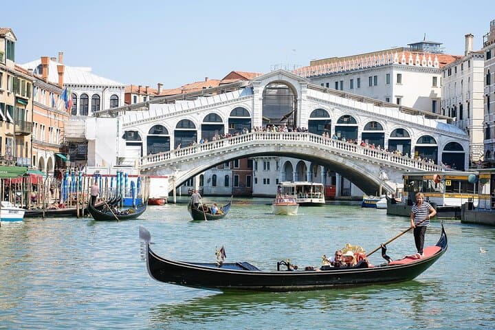 Von Mailand: Ganztägige geführte Tour nach Venedig mit Bootsfahrt — Foto 5