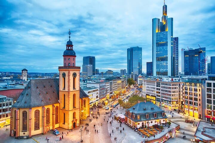 Köln: 1-Tag Private Tour nach Frankfurt mit dem Auto — Foto 4