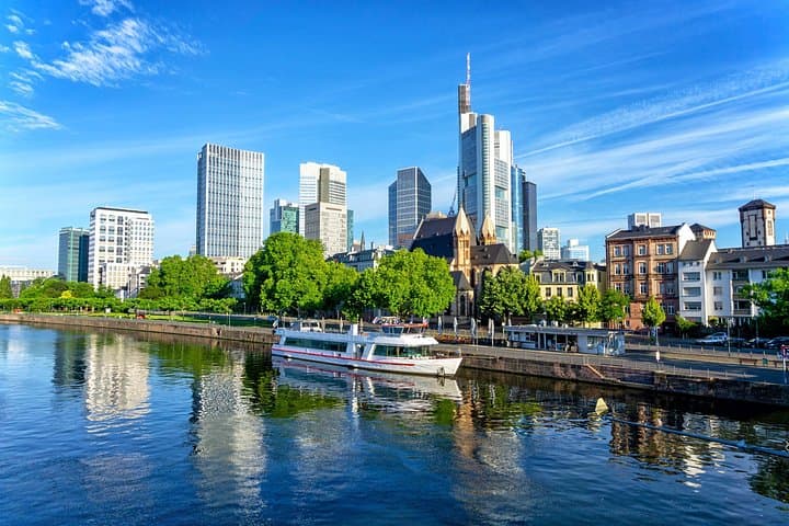 Frankfurt MAIN TOWER Tour mit Guide und Altstadtbesuch — Foto 2