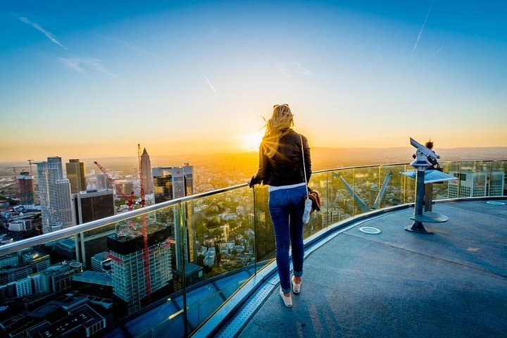 Frankfurt MAIN TOWER Tour mit Guide und Altstadtbesuch