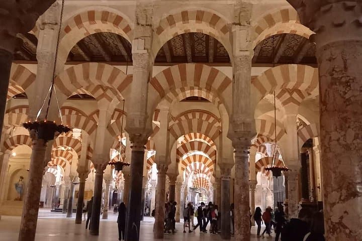 Córdoba, Mezquita-Catedral, Judería y Patios — foto 4