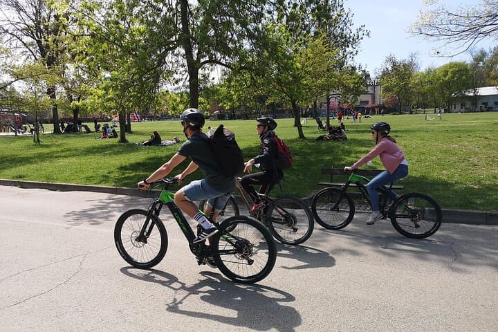 Visite guidée en E-bike à Bologne avec apéritif