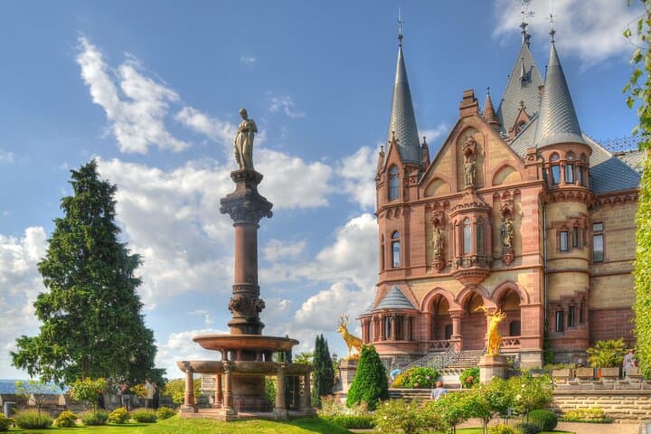 Köln: Private Halbtagesausflug zum Schloss Drachenburg und Linz — Foto 3