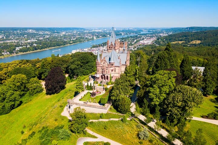 Köln: Private Halbtagesausflug zum Schloss Drachenburg und Linz — Foto 4