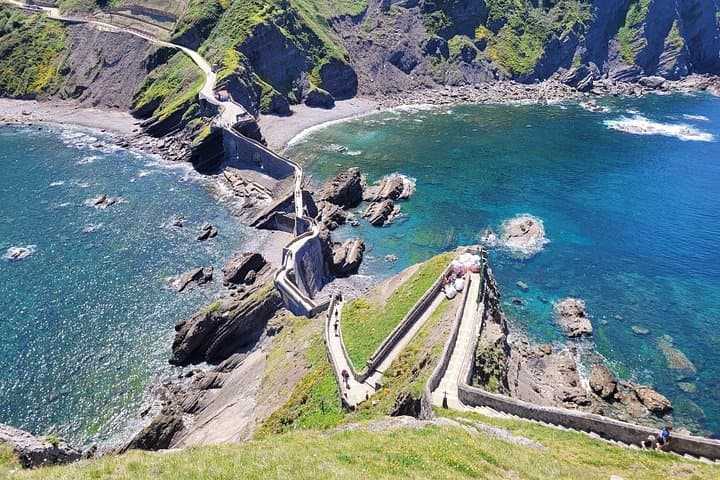 Escursione a Gaztelugatxe e pranzo con pintxos da Bilbao