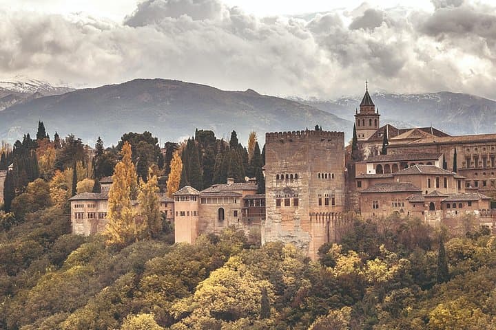 Visita Guiada a la Alhambra desde Málaga
