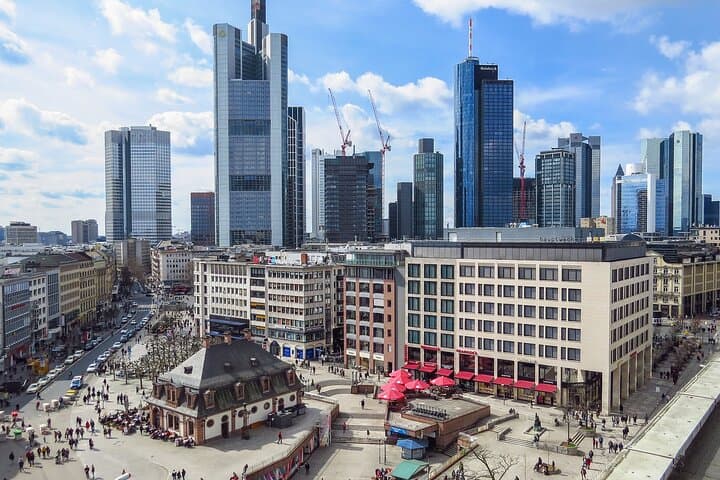 Ankunftstransfer: Flughafen Frankfurt FRA nach Frankfurt mit Van — Foto 5