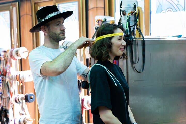 Crea un cappello unico con il cappellaio di Lady Gaga a Parigi
