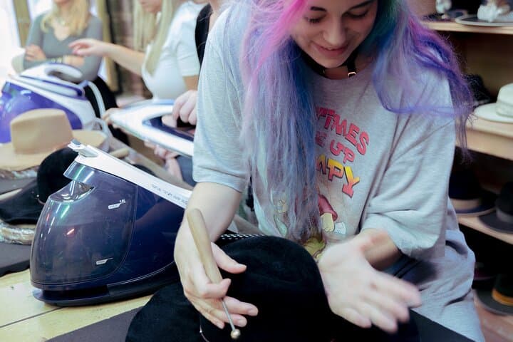 Crea un cappello unico con il cappellaio di Lady Gaga a Parigi — foto 4