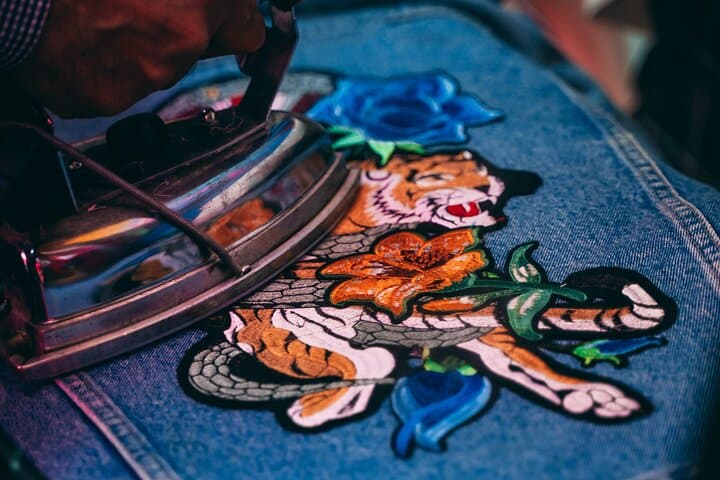Personaliza una chaqueta de denim única en París — foto 1