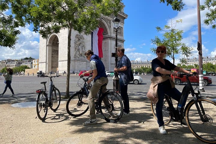 Privater 2,5-stündiger E-Bike-Highlights-Tour durch Paris — Foto 5