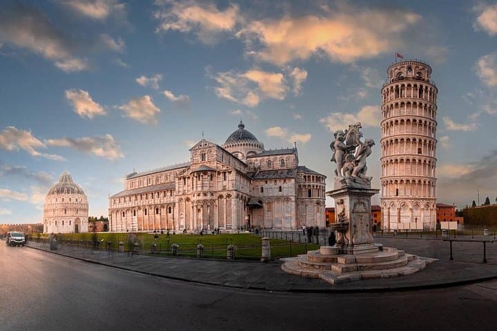 Trasferimento Privato: Aeroporto di Pisa PSA a Pisa in Van di Lusso — foto 3