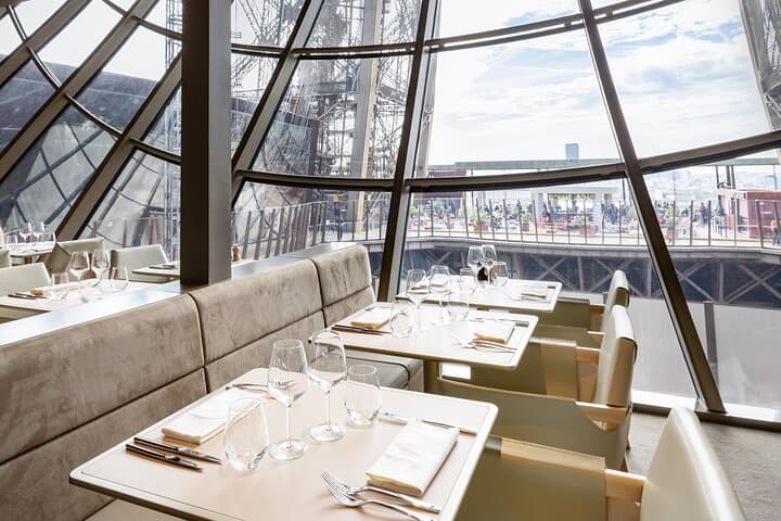 Déjeuner tardif au Madame Brasserie, Tour Eiffel, Paris — photo 1