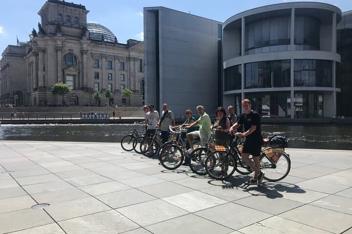 Tour in Bicicletta Storico per Piccoli Gruppi a Berlino