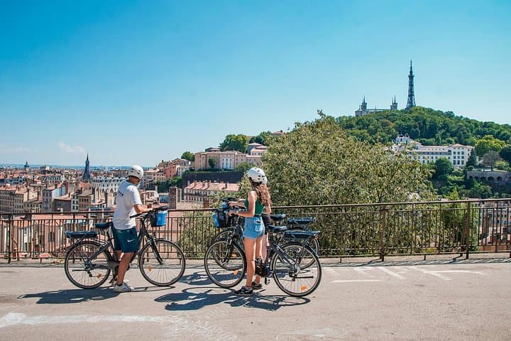 Lyon: Tour panorámico en e-bike de 2 horas — foto 2