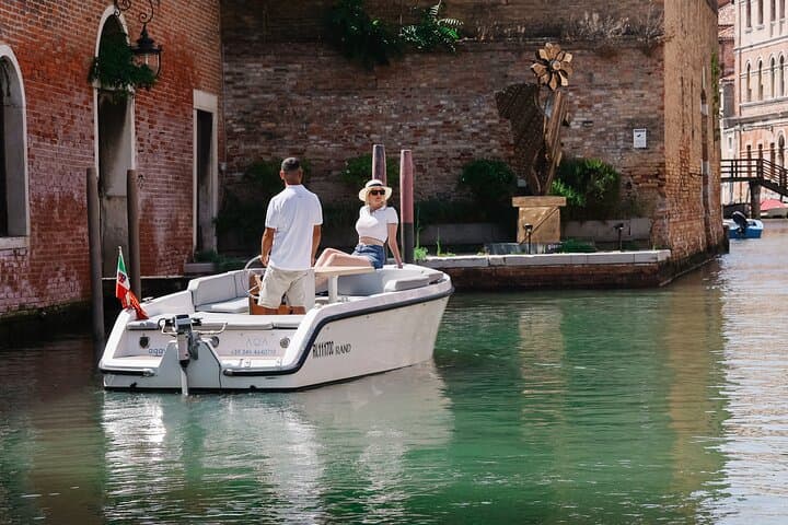Venise : Les Canaux Cachés en Bateau Électrique — photo 2