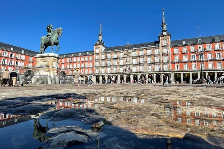 Kleingruppenticket ohne Warteschlange für den Königlichen Palast von Madrid — Foto 4