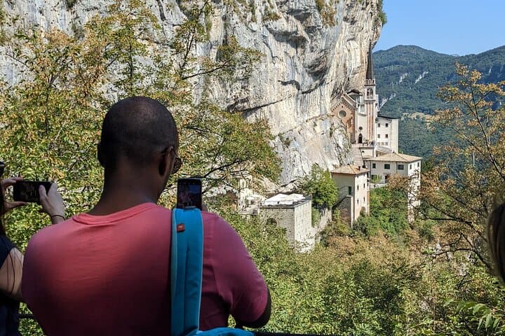 De Vérone : Excursion à la Madonna Della Corona, Lazise et Sirmione — photo 5