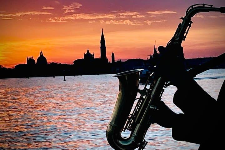 Crociera al Tramonto in Catamarano Jazz a Venezia