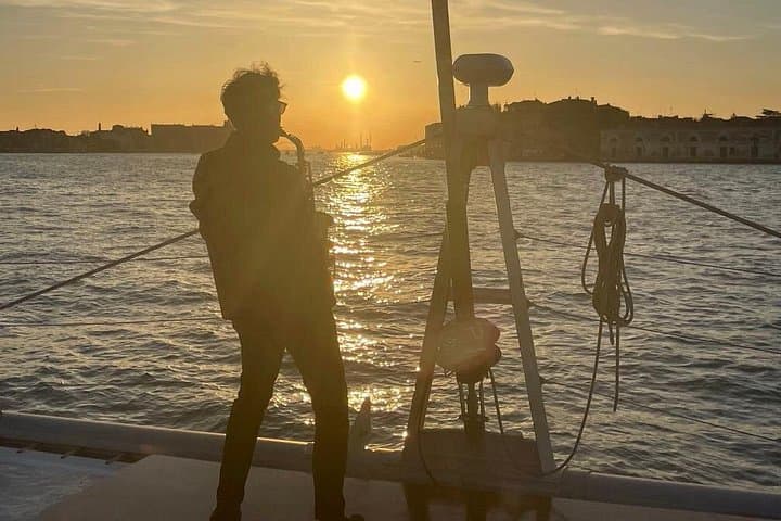 Crociera al Tramonto in Catamarano Jazz a Venezia — foto 5