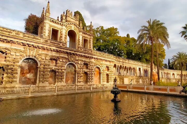 Private Walking Tour Alcazar und Kathedrale in Sevilla