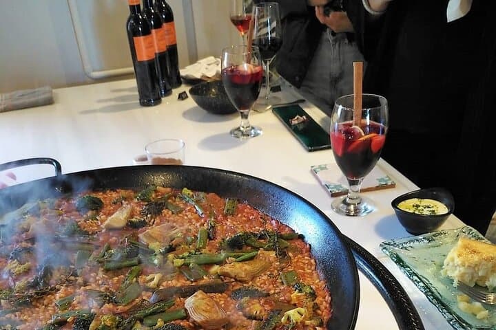 Rooftop Paella Showcooking und Sangría in Sevilla — Foto 3