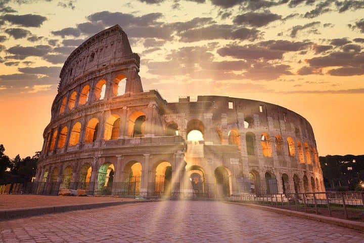 Visita Guiada al Coliseo por la Tarde con Acceso Opcional al Piso de la Arena — foto 3