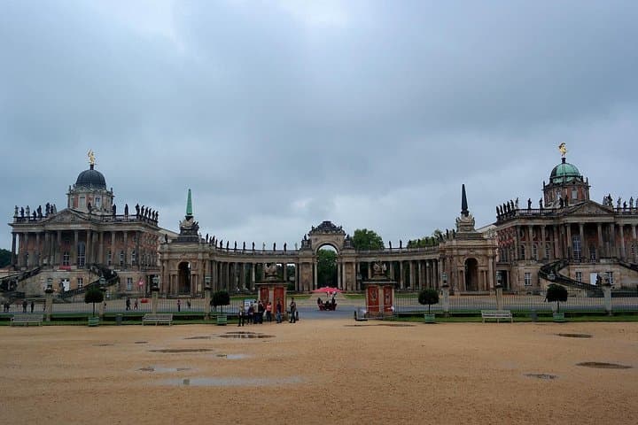 Potsdam Private Walk Tour Mit dem Auto von Berlin — Foto 4