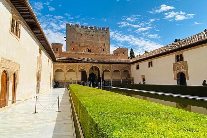 Visita Guiada a la Alhambra desde Málaga — foto 2