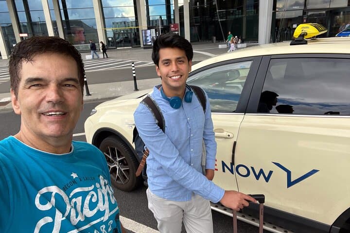 Tour en taxi de bienvenida/despedida + traslado en Berlín