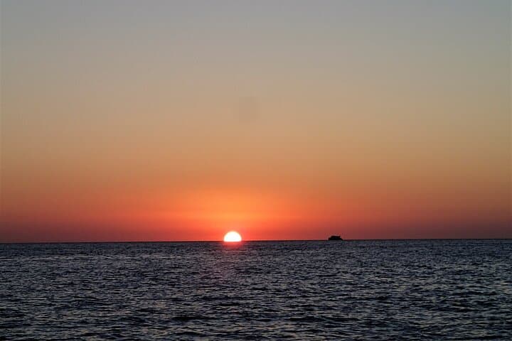 Tour in Barca al Tramonto con Snorkeling e Visita alle Grotte di Ibiza — foto 5