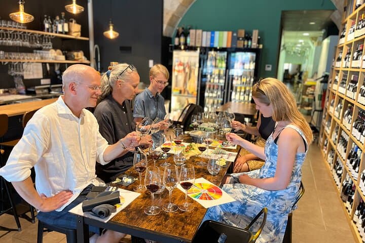 Bordeaux Wein- und Käseverkostung zu Fuß