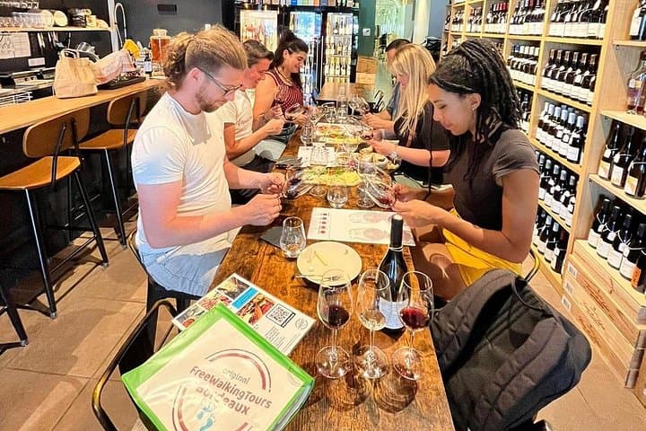Bordeaux Wein- und Käseverkostung zu Fuß — Foto 3