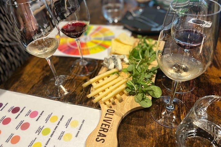 Tour Privato a Piedi di Bordeaux con Degustazione di Vini — foto 3