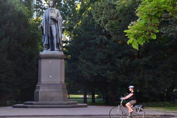 Tour in bici a Francoforte: visita della città in bicicletta a Skyline, Goethe e sidro di mele — foto 3