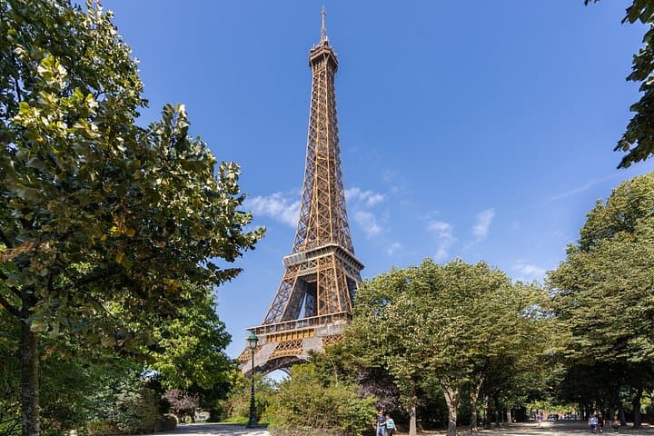 Visite guidée de la Tour Eiffel par ascenseur à Paris — photo 1