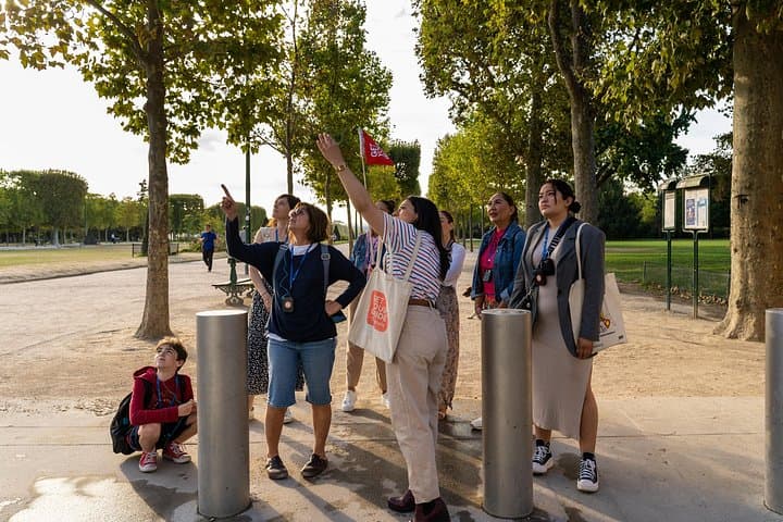 Tour Guidato dell'Eiffel Tower in Ascensore a Parigi — foto 3