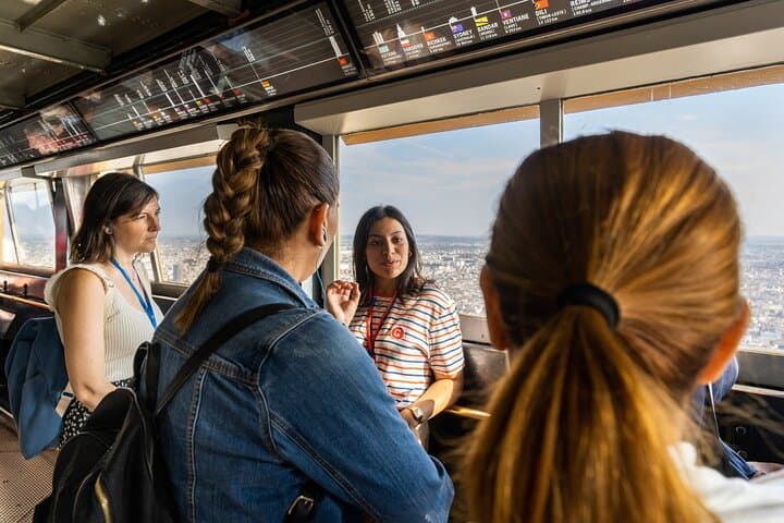 Visite guidée de la Tour Eiffel par ascenseur à Paris — photo 5