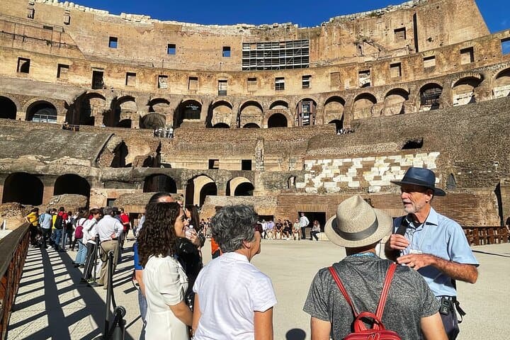 Tour di Gruppo Ridotto al Colosseo, Foro Romano e Palatino — foto 4