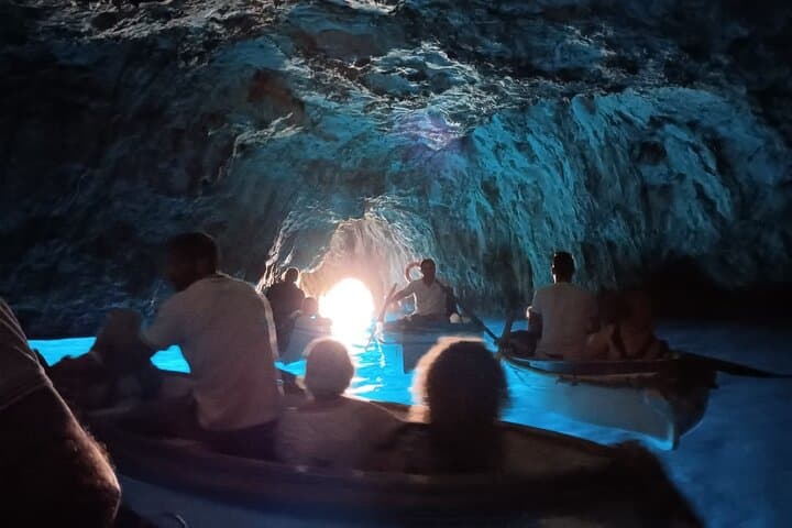 Insel Capri und Blaue Grotte von Sorrento oder Positano oder Amalfi oder Salerno — Foto 3