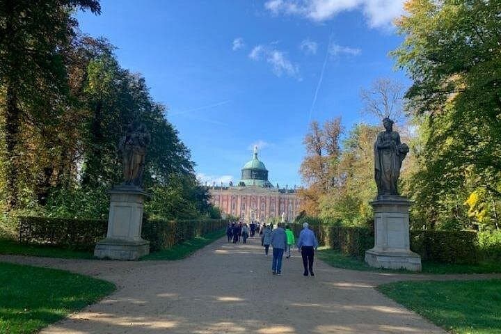 Potsdam Private Walk Tour Mit dem Auto von Berlin — Foto 2