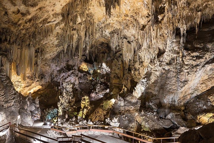 Excursión Privada de un Día a Nerja desde Málaga con Entrada a las Cuevas — foto 4