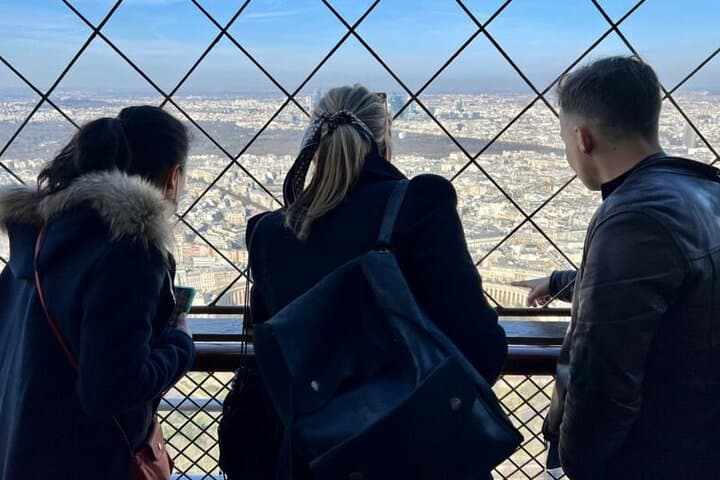 Tour guiado en grupo reducido a la cima de la Torre Eiffel en París — foto 3