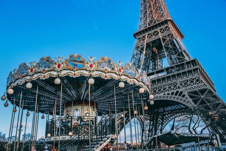 Tour guiado en grupo reducido a la cima de la Torre Eiffel en París — foto 1