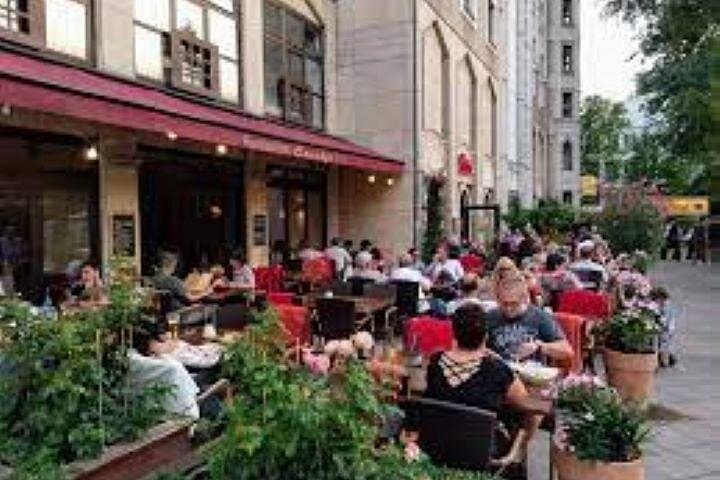 Berlin Food Tour mit Privatfahrzeug
