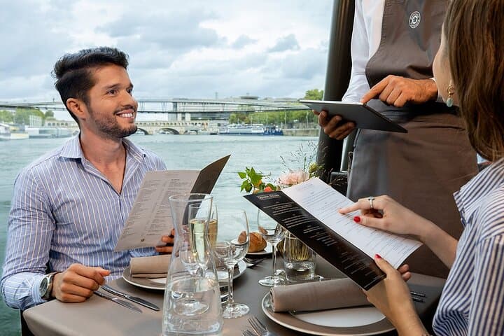 Crucero Gourmet con Almuerzo y Visitas por el Río Sena, París — foto 5